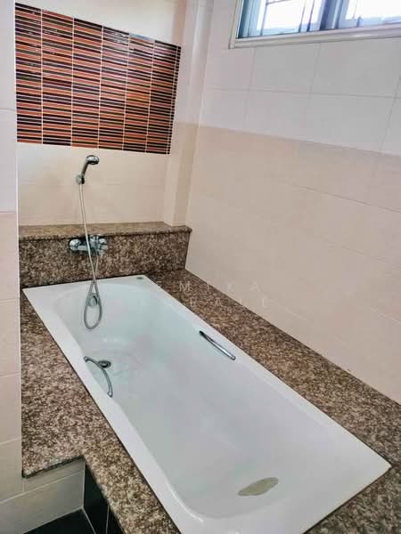 3-BR House, Bangkok, Bang Waek, Phasi Charoen, Bangkok, 3 Bedrooms, 150 sqm, Single Detached House For Sale, by Pemika Aukkaraleekul, 500361820 - DDproperty.com
