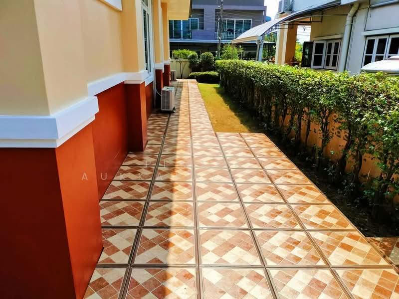 3-BR House, Bangkok, Bang Waek, Phasi Charoen, Bangkok, 3 Bedrooms, 150 sqm, Single Detached House For Sale, by Pemika Aukkaraleekul, 500361820 - DDproperty.com