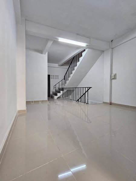 4-BR House, Bangkok, Thung Wat Don, Sathon, Bangkok, 4 Bedrooms, 249 sqm, Single Detached House For Sale, by Pemika Aukkaraleekul, 500361885 - DDproperty.com