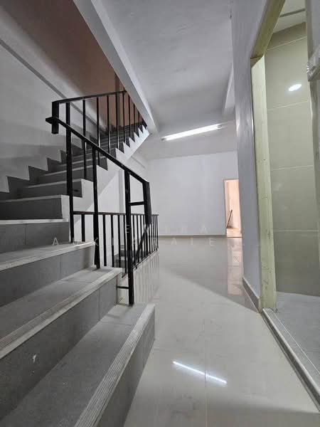 4-BR House, Bangkok, Thung Wat Don, Sathon, Bangkok, 4 Bedrooms, 249 sqm, Single Detached House For Sale, by Pemika Aukkaraleekul, 500361885 - DDproperty.com