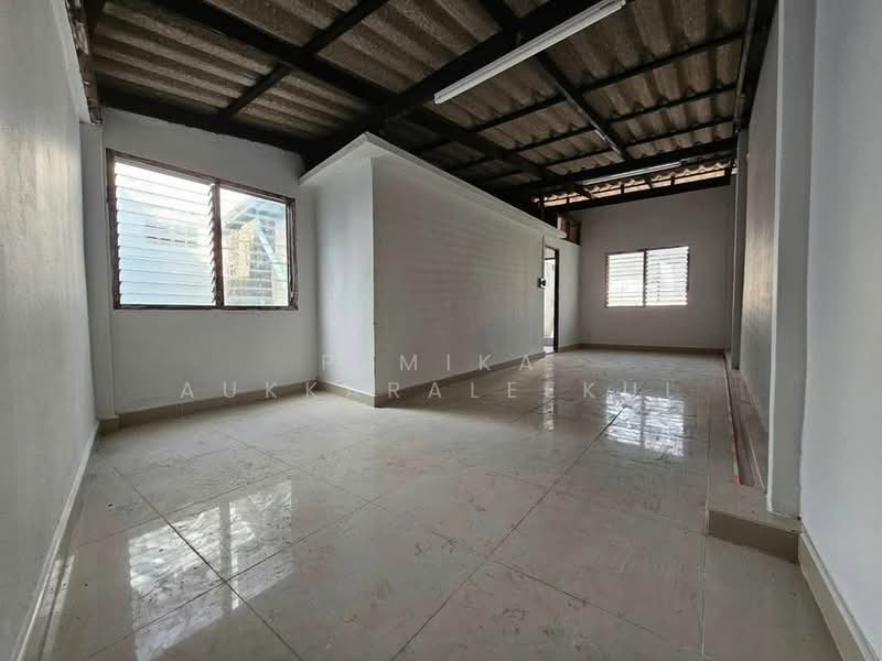 4-BR House, Bangkok, Thung Wat Don, Sathon, Bangkok, 4 Bedrooms, 249 sqm, Single Detached House For Sale, by Pemika Aukkaraleekul, 500361885 - DDproperty.com