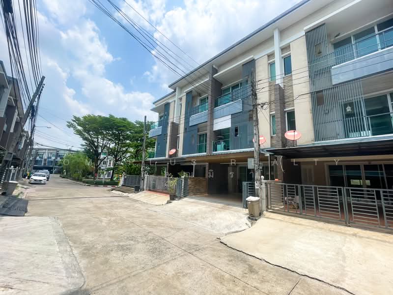 Town Plus X Ladprao : ทาวน์ พลัสเอ็กซ์ ลาดพร้าว, กรุงเทพ, คลองจั่น, บางกะปิ, กรุงเทพ, 195 ตร.ม., ทาวน์เฮ้าส์ ขาย, โดย HOMEPLUS REALTY - คุณมิรา, 500361907 - DDproperty.com