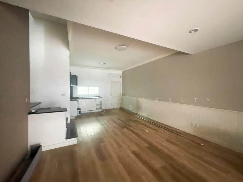 Town Plus X Ladprao, Bangkok, Khlong Chan, Bang Kapi, Bangkok, 2 Bedrooms, 195 sqm, Townhouse For Sale, by HOMEPLUS REALTY - คุณมิรา, 500361907 - DDproperty.com