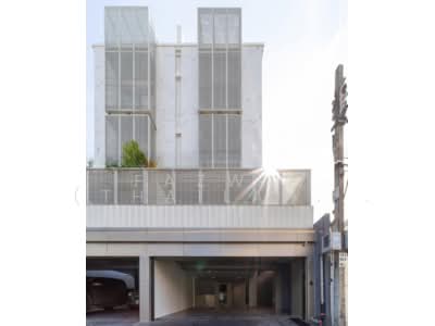 ขาย - บ้านใหม่ 3 ห้องนอน ใจกลางเอกมัย Pet Friendly พื้นที่ 360 ตร.ม., กรุงเทพ