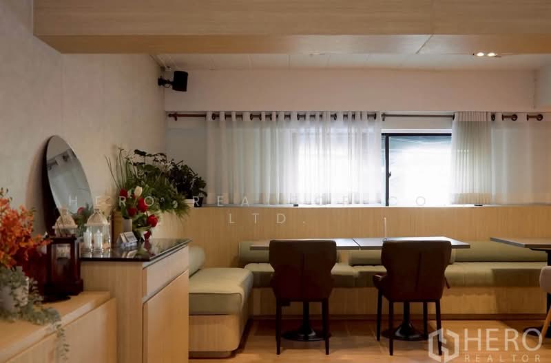 For Rent Retail Space 165 sq.m. BTS Phrom Phong Bangkok HRE00935, Bangkok, สุขุมวิท, Khlong Tan Nua, Watthana, Bangkok, , 165 sqm, Retail Space For Rent, by Hero Realtor Co., Ltd., 500362032 - DDproperty.com