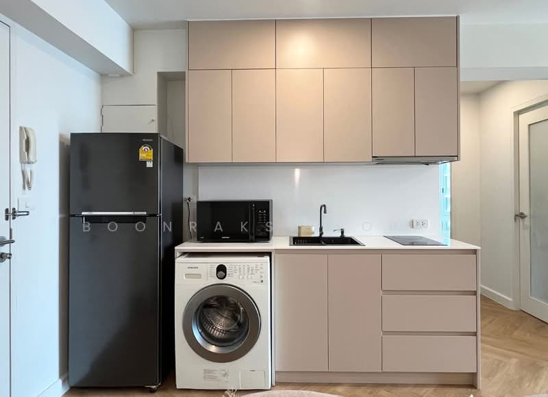 My Resort Bangkok, Bangkok, 1724 Petchaburi Road, Bang Kapi, Huai Khwang, Bangkok, 2 Bedrooms, 65 sqm, Condo For Rent, by Boonraksa Sopak, 500362047 - DDproperty.com