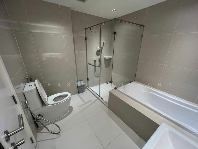 Vtara Sukhumvit 36, Bangkok, 118 Soi Saen Sabai, Phra Kanong, Khlong Toei, Bangkok, 2 Bedrooms, 65 sqm, Condo For Rent, by Suthasin Boonkong, 500362100 - DDproperty.com