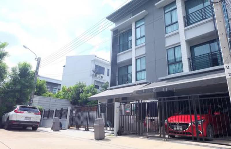 Baan Klang Muang Rama 2 – Bhuddhabucha, Bangkok, Phutthabucha Road, Bangmot, Chom Thong, Bangkok, 4 Bedrooms, 325 sqm, Townhouse For Sale, by Pemika Aukkaraleekul, 500362106 - DDproperty.com
