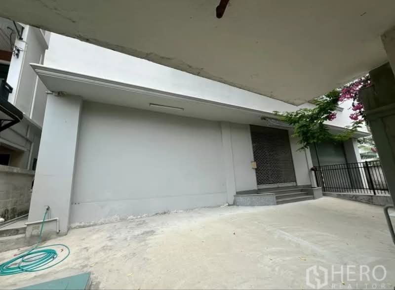 For Rent Warehouse 300 sq.m. near BTS Punnawithi, Bang Chak, Bangkok BRE24175, Bangkok, Bang Chak, Phra Khanong, Bangkok, , 300 sqm, Warehouse/Factory For Rent, by Hero Realtor Co., Ltd., 500362152 - DDproperty.com