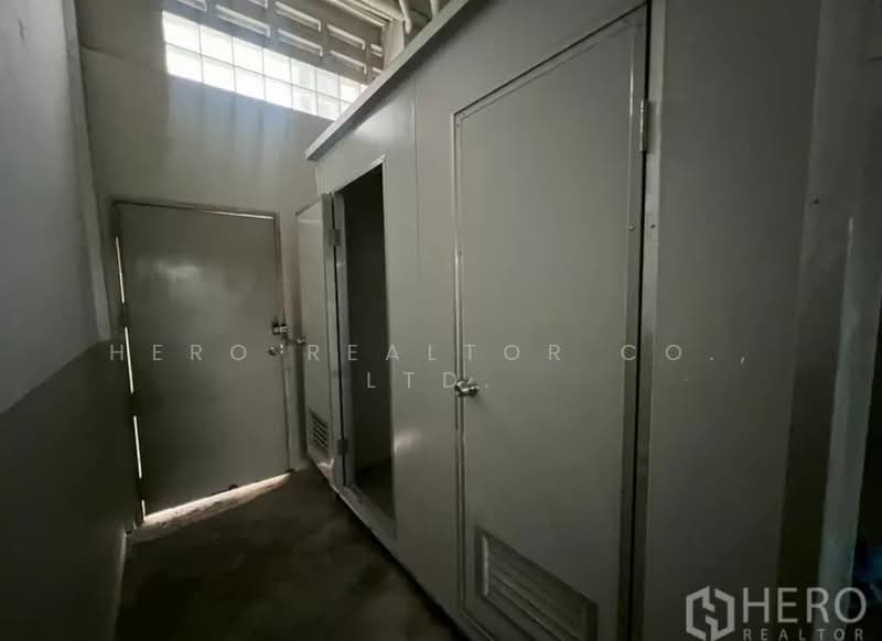 For Rent Warehouse 300 sq.m. near BTS Punnawithi, Bang Chak, Bangkok BRE24175, Bangkok, Bang Chak, Phra Khanong, Bangkok, , 300 sqm, Warehouse/Factory For Rent, by Hero Realtor Co., Ltd., 500362152 - DDproperty.com