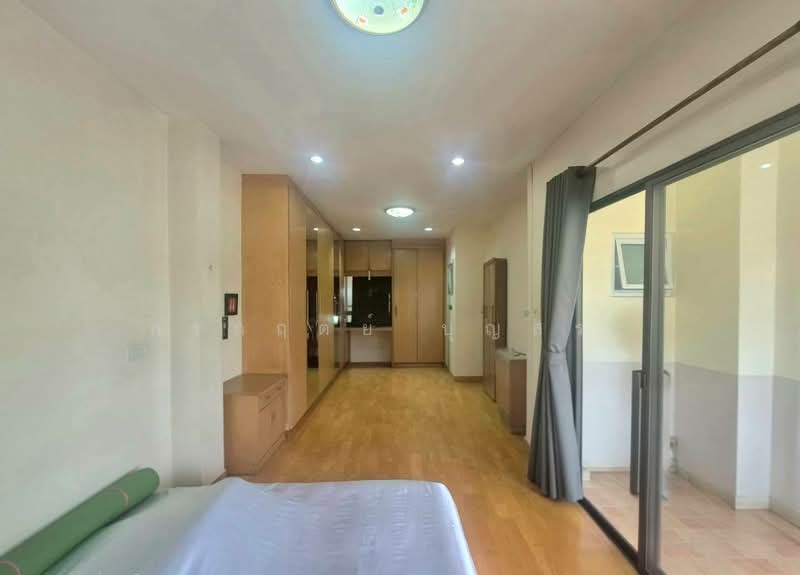 Baan Klang Muang Mengjai Ratchada 2, Bangkok, Soi Sahakanpramoon, Wang Thonglang, Bangkok, 3 Bedrooms, 200 sqm, Townhouse For Sale, by กรกฤตย์ บุญสระ, 500362216 - DDproperty.com