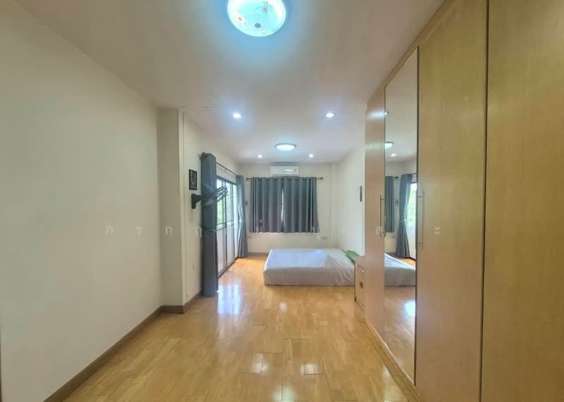 Baan Klang Muang Mengjai Ratchada 2, Bangkok, Soi Sahakanpramoon, Wang Thonglang, Bangkok, 3 Bedrooms, 200 sqm, Townhouse For Sale, by กรกฤตย์ บุญสระ, 500362216 - DDproperty.com