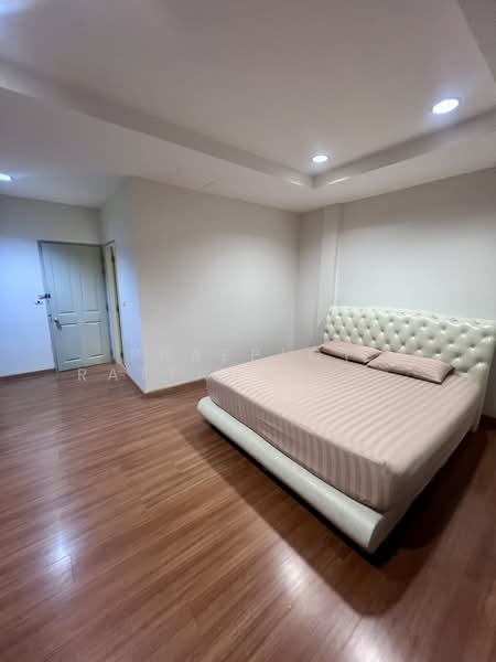 Baan Klang Muang Sukhumvit 113, Samut Prakan, Soi Dan Samrong 32, Samrong Nua, Muang Samut Prakarn, Samut Prakan, 3 Bedrooms, 200 sqm, Townhouse For Rent, by Praeploy Rattanapornnapapatch, 500362233 - DDproperty.com