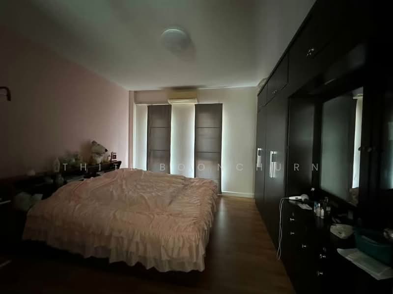 Detached House, 4 Bed, Near BTS Phra Khanong, Bangkok, Phra Kanong Nua, Watthana, Bangkok, 4 Bedrooms, 250 sqm, Single Detached House For Rent, by Thiti Boonchurn, 500362258 - DDproperty.com