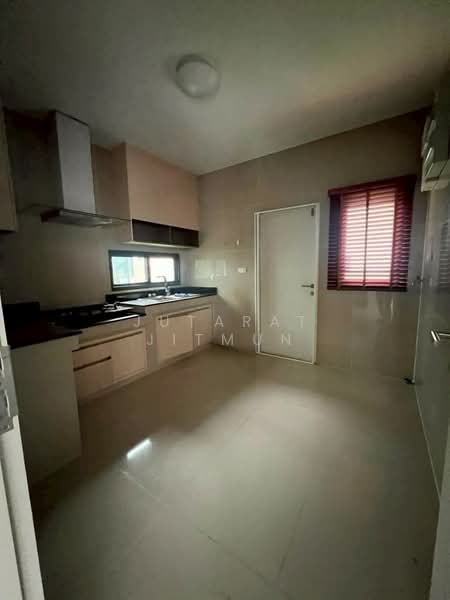 Lanceo Crib Thepharak-Bangpra, Samut Prakan, Bang Pla, Bang Plee, Samut Prakan, 4 Bedrooms, 141 sqm, Townhouse For Sale, by Jutarat Jitmun, 500362299 - DDproperty.com