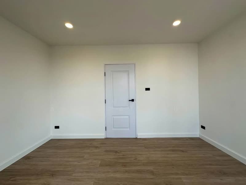 3-BR Townhouse, Bangkok, Lat Phrao, Bangkok, 3 Bedrooms, 204 sqm, Townhouse For Sale, by Pemika Aukkaraleekul, 500362339 - DDproperty.com