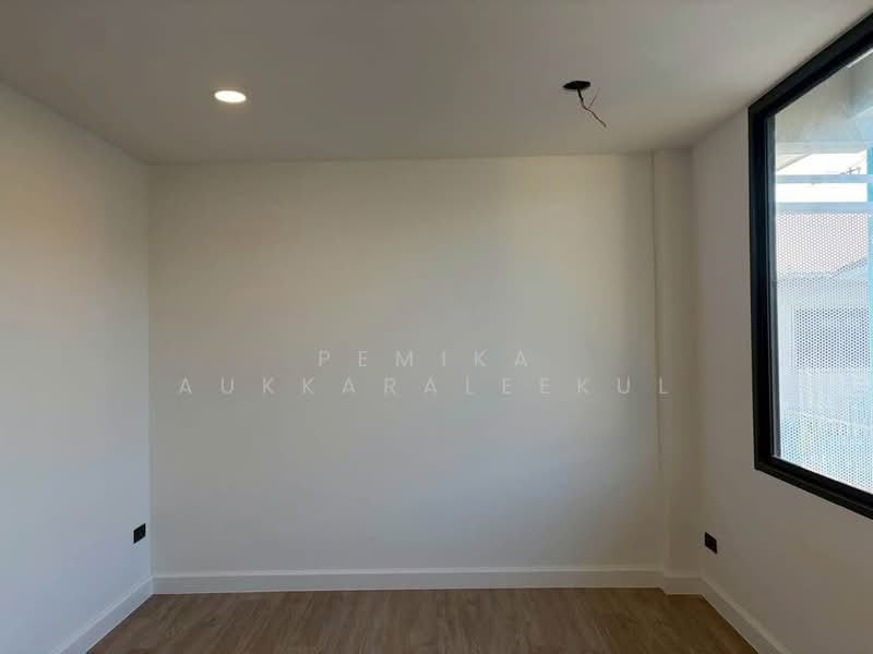 3-BR Townhouse, Bangkok, Lat Phrao, Bangkok, 3 Bedrooms, 204 sqm, Townhouse For Sale, by Pemika Aukkaraleekul, 500362339 - DDproperty.com