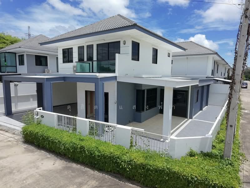 ขายบ้านเดี่ยวหลังใหญ่ ม.มณีรินทร์ไพรเวทซี่ ศรีราชา, Chon Buri (Pattaya), Nong - Kham, Si Racha, Chon Buri (Pattaya), 3 Bedrooms, 220 sqm, Single Detached House For Sale, by Dusit Saengfa, 500362346 - DDproperty.com