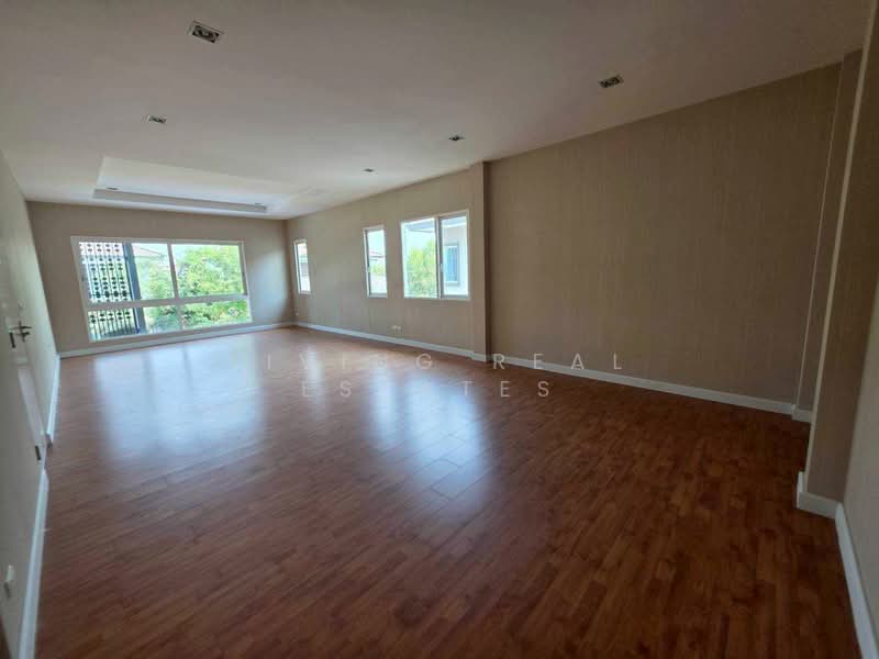 The Grand Pinklao, Bangkok, 594 Borommaratchachonnani Road, Sala Thammasop, Thawi Watthana, Bangkok, 4 Bedrooms, 330 sqm, Single Detached House For Rent, by Living Real Estates, 500362396 - DDproperty.com
