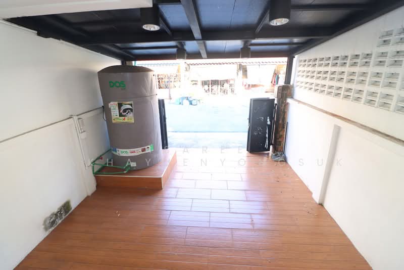 Townhouse in Soi Ramkhamhaeng 24, Bangkok, รามคำแหง, Hua Mak, Bang Kapi, Bangkok, 2 Bedrooms, 90 sqm, Townhouse For Sale, by Isaree Nakhayuenyongsuk, 500362421 - DDproperty.com