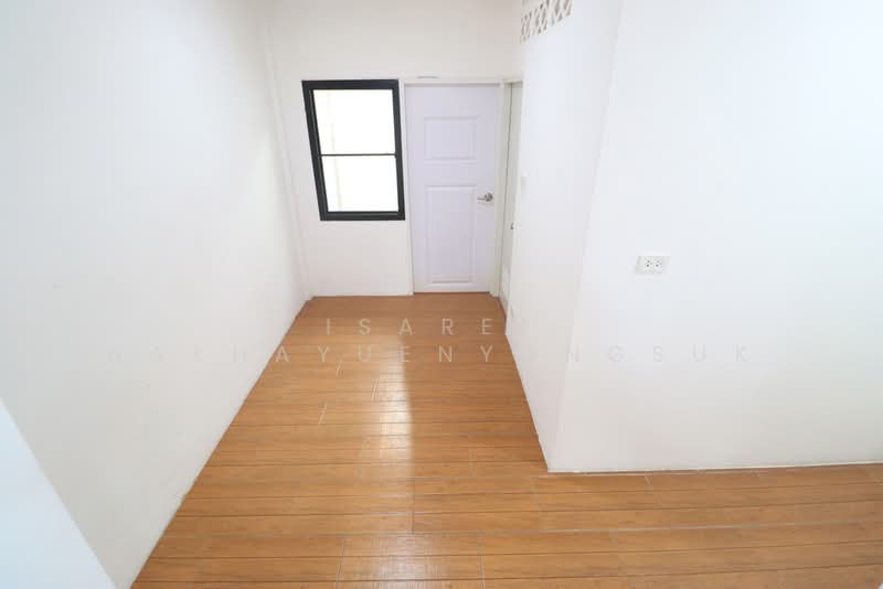 Townhouse in Soi Ramkhamhaeng 24, Bangkok, รามคำแหง, Hua Mak, Bang Kapi, Bangkok, 2 Bedrooms, 90 sqm, Townhouse For Sale, by Isaree Nakhayuenyongsuk, 500362421 - DDproperty.com