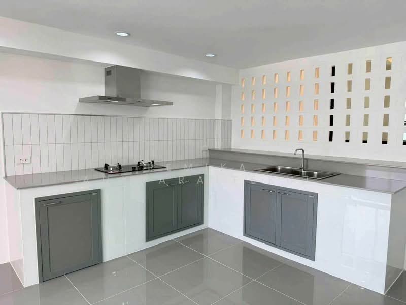4-BR Townhouse, Bangkok, Bang Chak, Phra Khanong, Bangkok, 4 Bedrooms, 368 sqm, Townhouse For Sale, by Pemika Aukkaraleekul, 500362490 - DDproperty.com