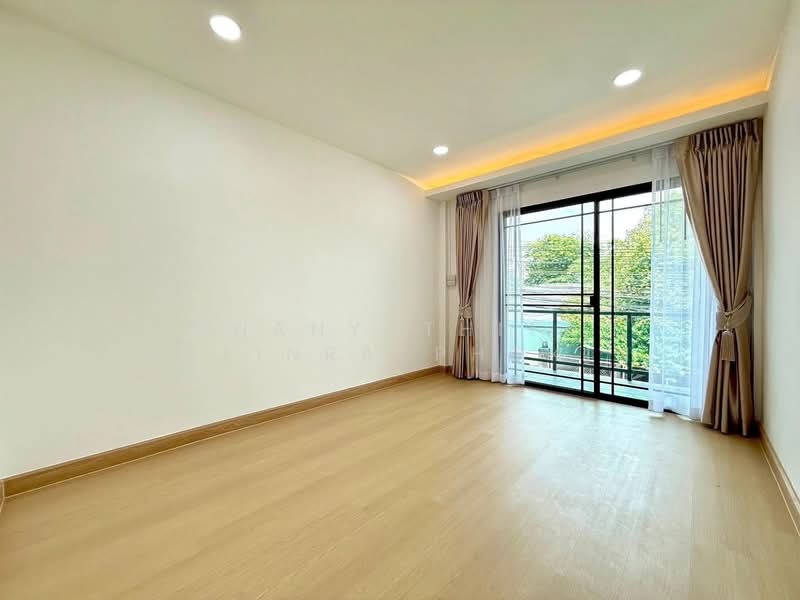 บ้านเดี่ยวรีโนเวท 2 ชั้น จรัญสนิทวงศ์ 46 – บางพลัด, Bangkok, Bang Yi Khan, Bang Phlat, Bangkok, 3 Bedrooms, 150 sqm, Single Detached House For Sale, by Thanyathita Nalinratphokin, 500362530 - DDproperty.com