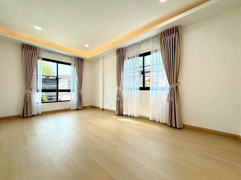 บ้านเดี่ยวรีโนเวท 2 ชั้น จรัญสนิทวงศ์ 46 – บางพลัด, Bangkok, Bang Yi Khan, Bang Phlat, Bangkok, 3 Bedrooms, 150 sqm, Single Detached House For Sale, by Thanyathita Nalinratphokin, 500362530 - DDproperty.com