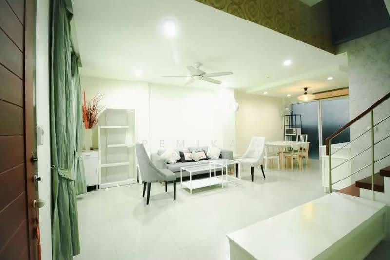 Thanapat Haus Sathorn - Narathiwas : ธนาพัฒน์ เฮ้าส์ สาทร - นราธิวาสฯ, กรุงเทพ, ซอยชื่นจิตร ถนนนนทรี, ช่องนนทรี, ยานนาวา, กรุงเทพ, 200 ตร.ม., ทาวน์เฮ้าส์ ขาย, โดย Pemika Aukkaraleekul, 500362533 - DDproperty.com