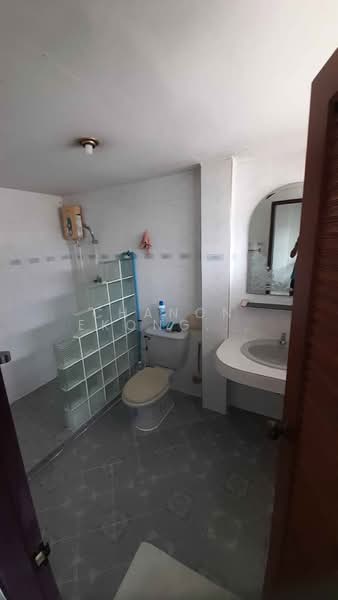5-BR House, Bangkok, Chim Plee, Taling Chan, Bangkok, 5 Bedrooms, 980 sqm, Single Detached House For Sale, by Chanon Ekongkarn, 500362555 - DDproperty.com