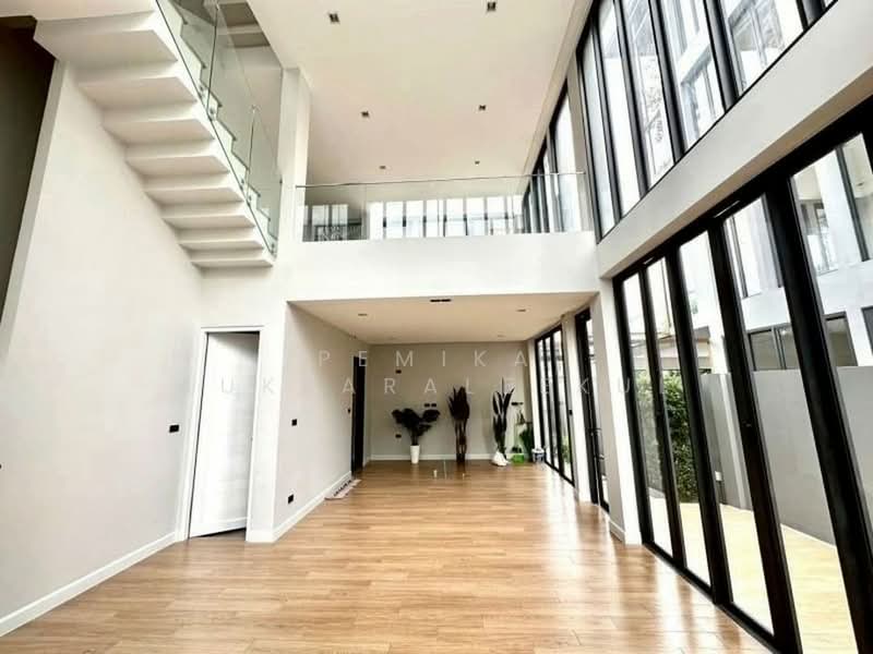 undefined, Bangkok, Praborommaharatchawang, Phra Nakhon, Bangkok, 3 Bedrooms, 250 sqm, Single Detached House For Sale, by Pemika Aukkaraleekul, 500362647 - DDproperty.com