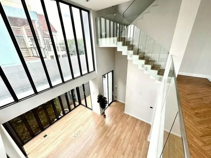 undefined, Bangkok, Praborommaharatchawang, Phra Nakhon, Bangkok, 3 Bedrooms, 250 sqm, Single Detached House For Sale, by Pemika Aukkaraleekul, 500362647 - DDproperty.com