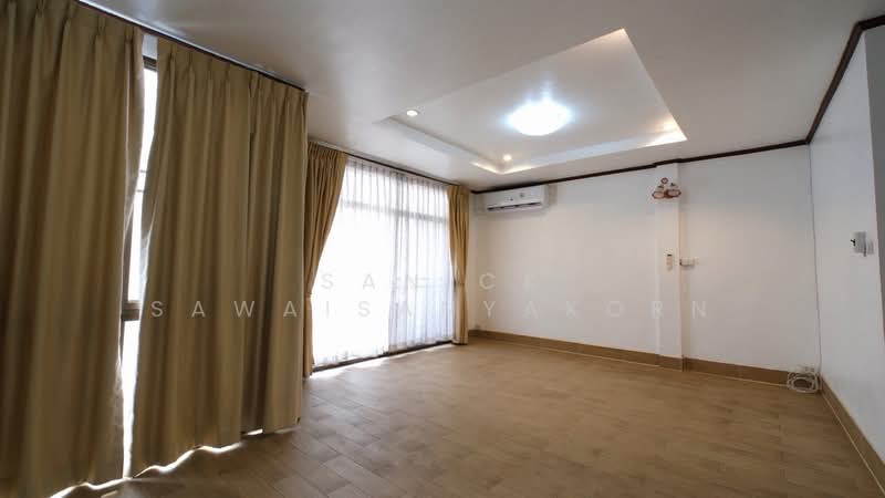 3-BR Townhouse, Bangkok, Phra Kanong, Khlong Toei, Bangkok, 3 Bedrooms, 250 sqm, Townhouse For Rent, by Sanick Sawaisanyakorn, 500362651 - DDproperty.com