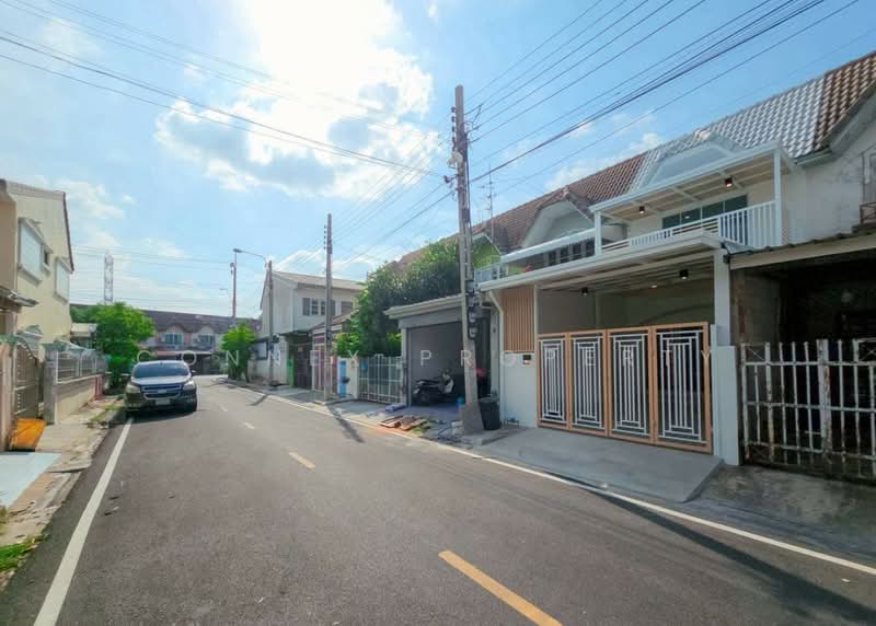 Ban Rom Ngao Mai, Nonthaburi, Soi Ban Rom Ngao Mai, Bang Khu Rat, Bang Bua Thong, Nonthaburi, 2 Bedrooms, 120 sqm, Townhouse For Sale, by Connex Property, 500362676 - DDproperty.com