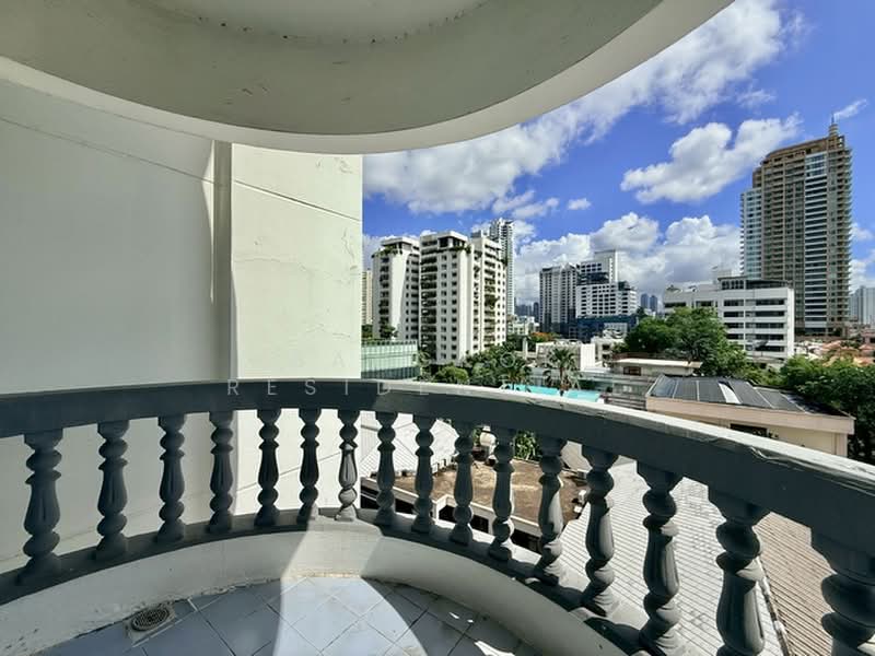 Royal Castle Sukhumvit, Bangkok, 30 Soi Sukhumvit 39, Khlongtoei Nua, Watthana, Bangkok, 3 Bedrooms, 160 sqm, Condo For Rent, by Bangkok Residential, 500362740 - DDproperty.com