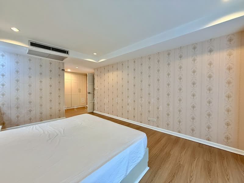 Royal Castle Sukhumvit, Bangkok, 30 Soi Sukhumvit 39, Khlongtoei Nua, Watthana, Bangkok, 3 Bedrooms, 160 sqm, Condo For Rent, by Bangkok Residential, 500362740 - DDproperty.com