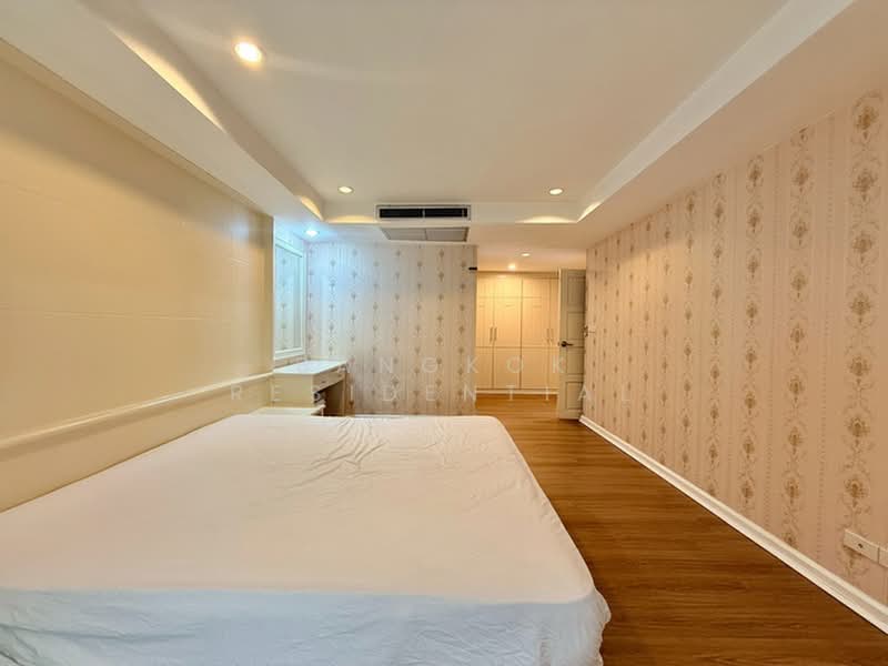 Royal Castle Sukhumvit, Bangkok, 30 Soi Sukhumvit 39, Khlongtoei Nua, Watthana, Bangkok, 3 Bedrooms, 160 sqm, Condo For Rent, by Bangkok Residential, 500362740 - DDproperty.com