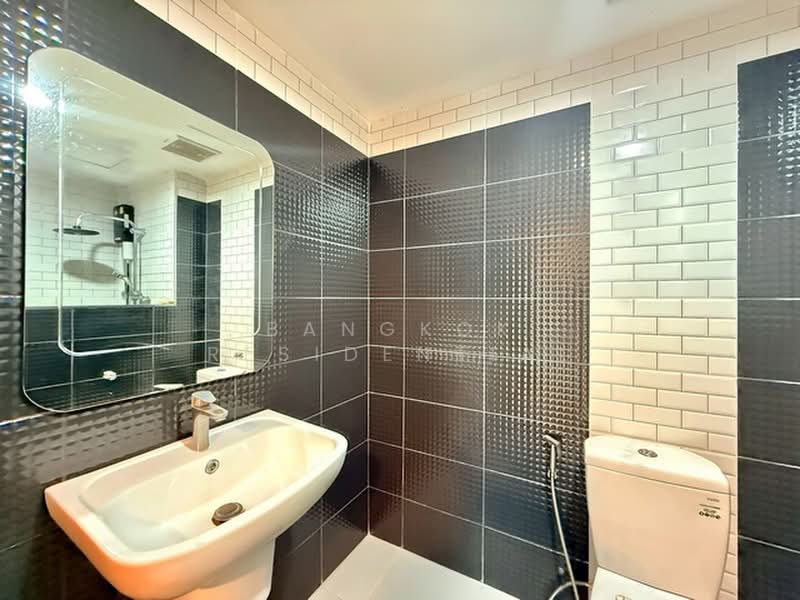 Royal Castle Sukhumvit, Bangkok, 30 Soi Sukhumvit 39, Khlongtoei Nua, Watthana, Bangkok, 3 Bedrooms, 160 sqm, Condo For Rent, by Bangkok Residential, 500362740 - DDproperty.com