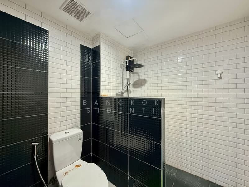 Royal Castle Sukhumvit, Bangkok, 30 Soi Sukhumvit 39, Khlongtoei Nua, Watthana, Bangkok, 3 Bedrooms, 160 sqm, Condo For Rent, by Bangkok Residential, 500362740 - DDproperty.com