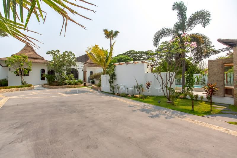 Villa Maya Modern Luxury Bali Style Pool Villa, Prachuap Khiri Khan, Hin Lek Fai, Hua Hin, Prachuap Khiri Khan, 5 Bedrooms, 500 sqm, Villa For Sale, by Pathitta Iedsudrak, 500362773 - DDproperty.com