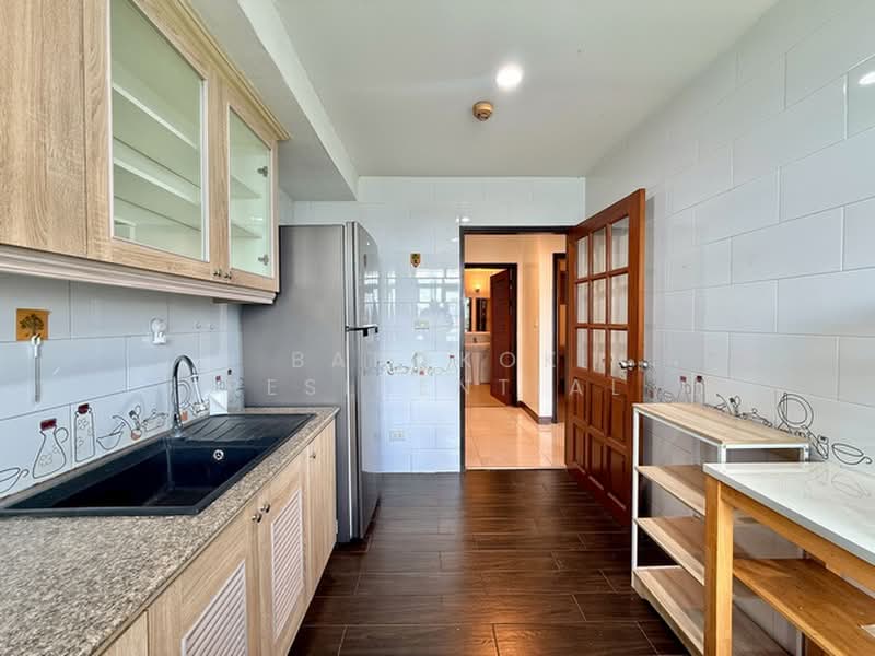 Royal Castle Sukhumvit, Bangkok, 30 Soi Sukhumvit 39, Khlongtoei Nua, Watthana, Bangkok, 3 Bedrooms, 133 sqm, Condo For Rent, by Bangkok Residential, 500362803 - DDproperty.com