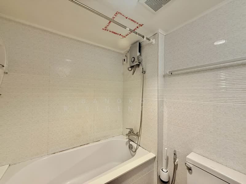 Royal Castle Sukhumvit, Bangkok, 30 Soi Sukhumvit 39, Khlongtoei Nua, Watthana, Bangkok, 3 Bedrooms, 133 sqm, Condo For Rent, by Bangkok Residential, 500362803 - DDproperty.com