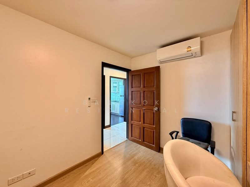 Royal Castle Sukhumvit, Bangkok, 30 Soi Sukhumvit 39, Khlongtoei Nua, Watthana, Bangkok, 3 Bedrooms, 133 sqm, Condo For Rent, by Bangkok Residential, 500362803 - DDproperty.com