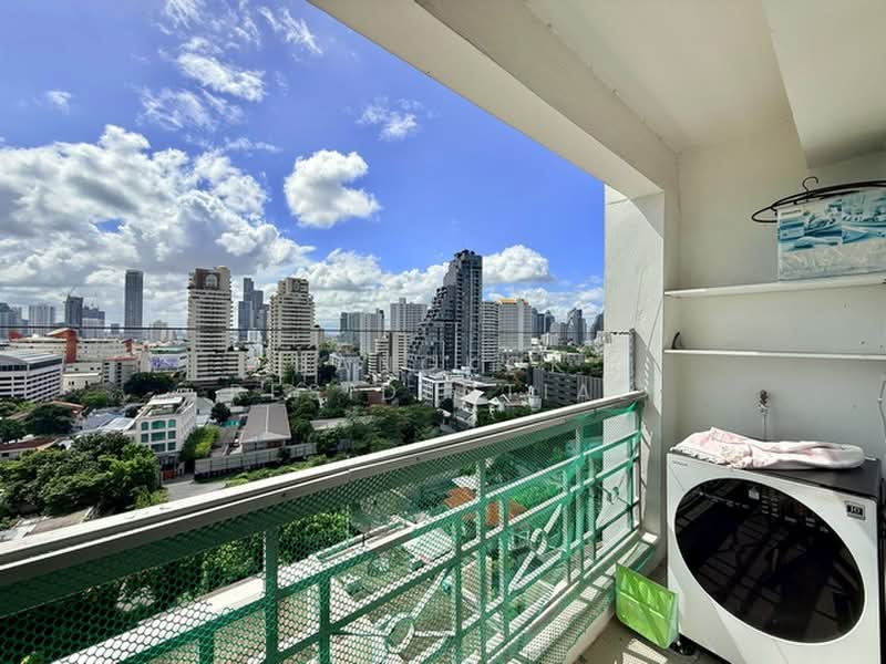 Royal Castle Sukhumvit, Bangkok, 30 Soi Sukhumvit 39, Khlongtoei Nua, Watthana, Bangkok, 3 Bedrooms, 133 sqm, Condo For Rent, by Bangkok Residential, 500362803 - DDproperty.com