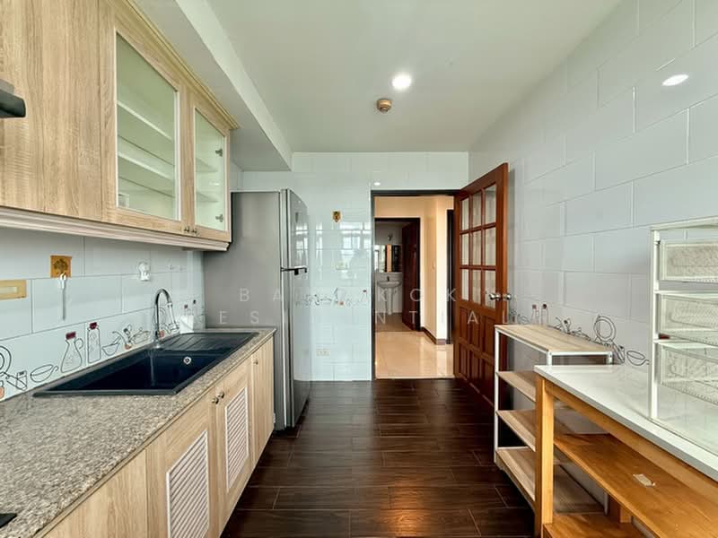 Royal Castle Sukhumvit, Bangkok, 30 Soi Sukhumvit 39, Khlongtoei Nua, Watthana, Bangkok, 3 Bedrooms, 133 sqm, Condo For Rent, by Bangkok Residential, 500362803 - DDproperty.com