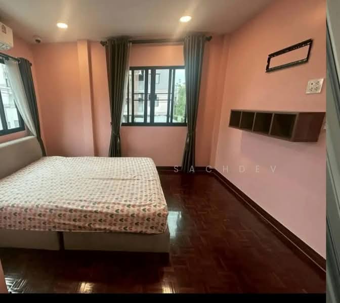 บ้านเดี่ยว 2 ชั้น ซอยสุขุมวิท 56, กรุงเทพ, บางจาก, พระโขนง, กรุงเทพ, 220 ตร.ม., บ้านเดี่ยว ให้เช่า, โดย Sunitra Sachdev, 500362876 - DDproperty.com