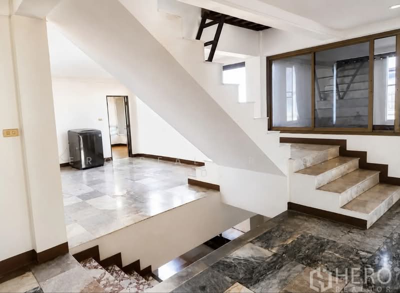 For Rent Standalone Commercial Building 700 sq.m. in Mueang Pathum Thani, Pathum Thani HRE00929, Pathum Thani, Bang Prok, Muang Pathum Thani, Pathum Thani, , 700 sqm, Shophouse For Rent, by Hero Realtor Co., Ltd., 500363093 - DDproperty.com