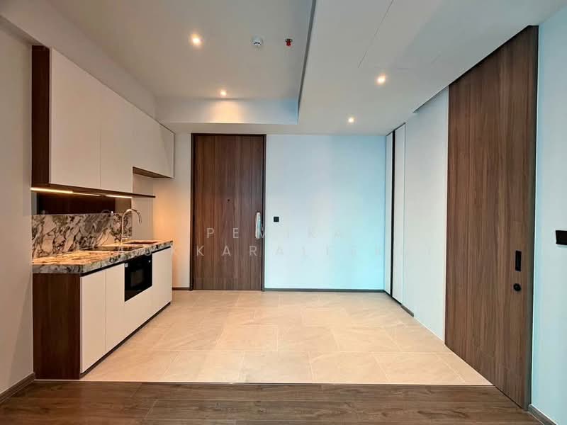 ROMM Convent, Bangkok, 42 Convent Road, Silom, Bang Rak, Bangkok, 1 Bedroom, 35 sqm, Condo For Sale, by Pemika Aukkaraleekul, 500363106 - DDproperty.com