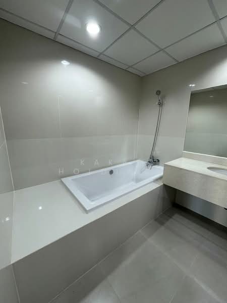 Chamchuri Square Residence, Bangkok, Rama 4, Pathum Wan, Bangkok, 2 Bedrooms, 100 sqm, Condo For Rent, by Piyathida Atikhomvitaya, 500363155 - DDproperty.com