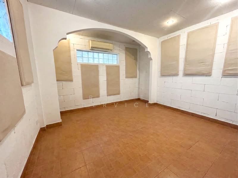 Muang Ake Village, Pathum Thani, Muang Ake Rd, Lak Hok, Muang Pathum Thani, Pathum Thani, 8 Bedrooms, 321 sqm, Single Detached House For Sale, by HOME Real Estate Service, 500363176 - DDproperty.com
